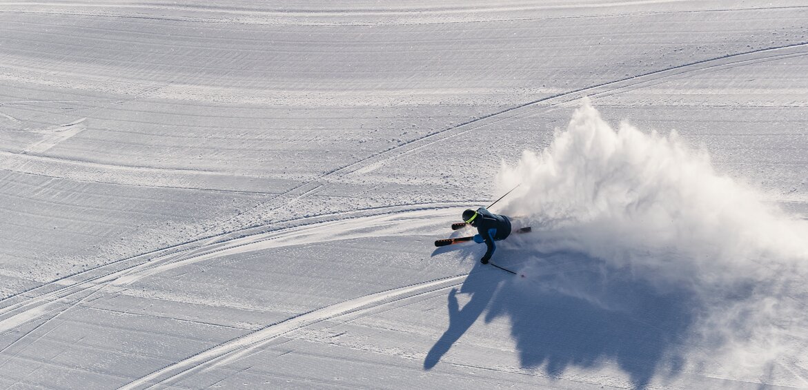 Ansicht eines Skifahrers auf der Piste von oben. | © Silvretta Montafon - Schöffel