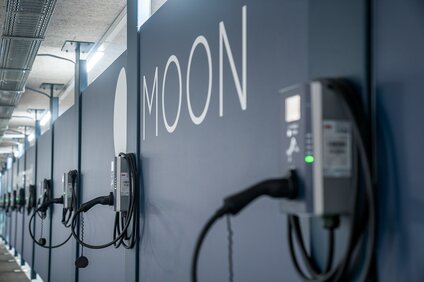 Ladestationen in der Moon Lounge im Silvretta Park Montafon. | © Silvretta Montafon - Peakmedia Dominik Zwerger