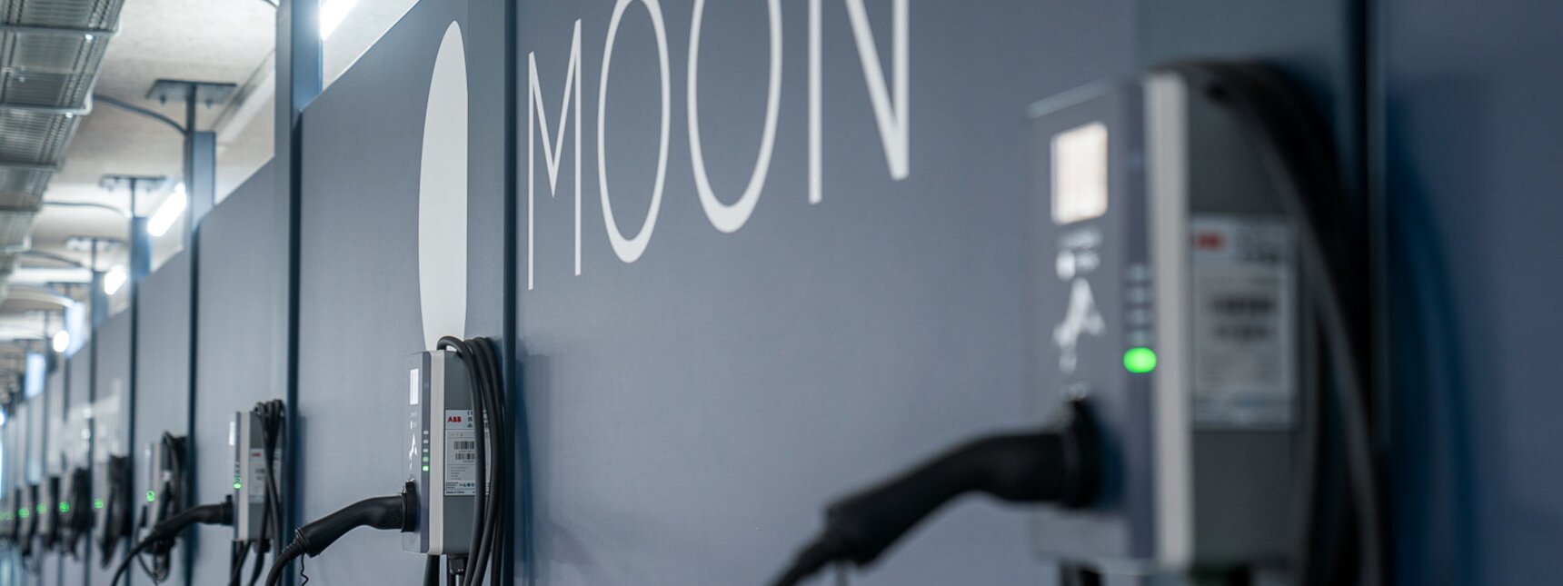 Ladestationen in der Moon Lounge im Silvretta Park Montafon. | © Silvretta Montafon - Peakmedia Dominik Zwerger