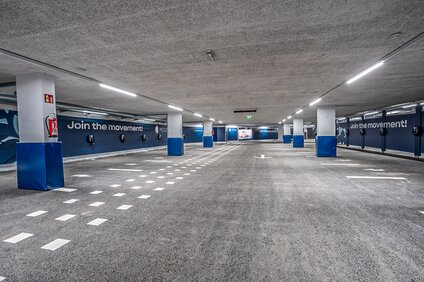Parkgarage in der Moon Lounge im Silvretta Park Montafon. | © Silvretta Montafon - Peakmedia Dominik Zwerger
