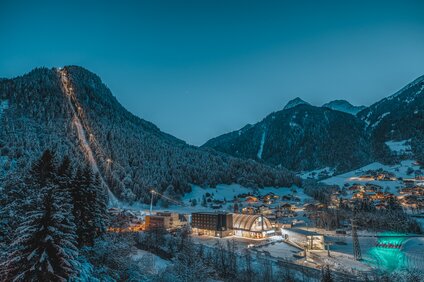 Die Valisera Bahn Talstation der Silvretta Montafon im Winter in der Nacht | © Silvretta Montafon - Mathäus Gartner