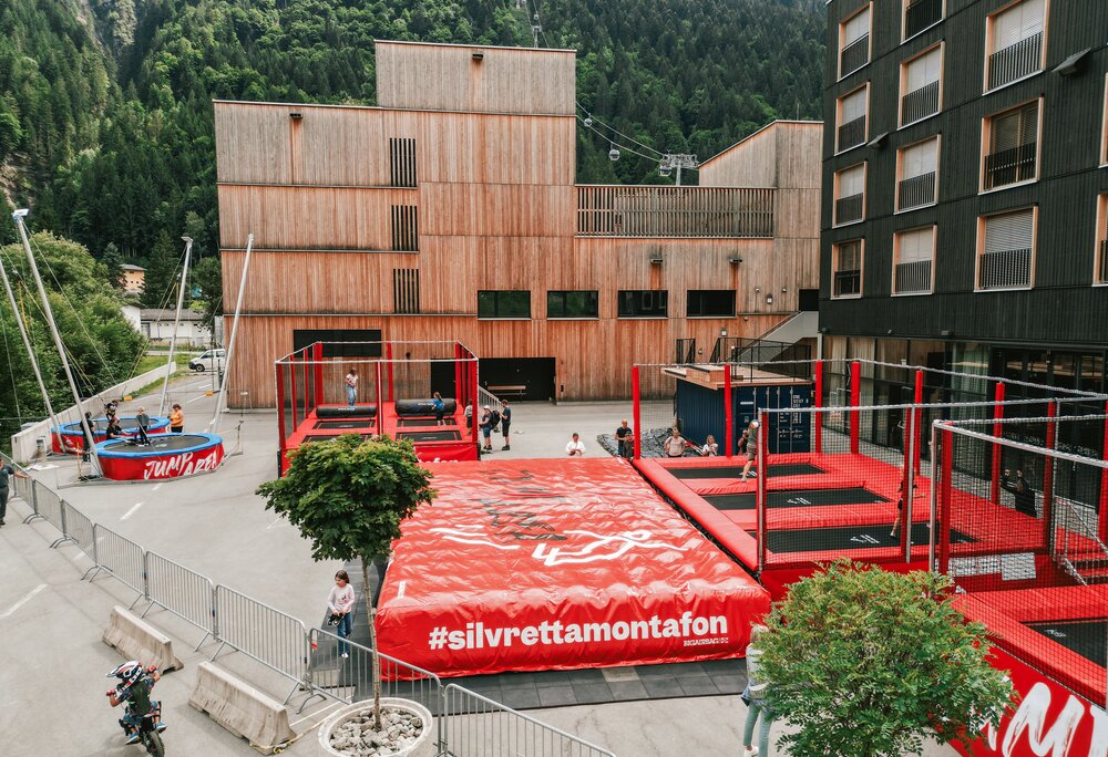 Jump Area - Silvretta Montafon | © Silvretta Montafon - Vanessa Strauch Die Jump Area mit Trampolinen und Big Airbags in der Silvretta Montafon im Silvretta Park | © Silvretta Montafon - Vanessa Strauch