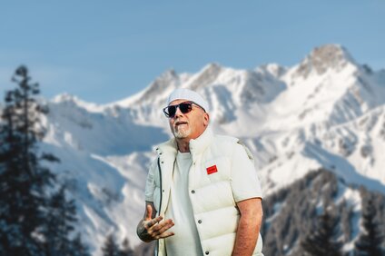 DJ Ötzi bei der Gipfeltour in der Silvretta Montafon. | © Silvretta Montafon - Mumpi Künster