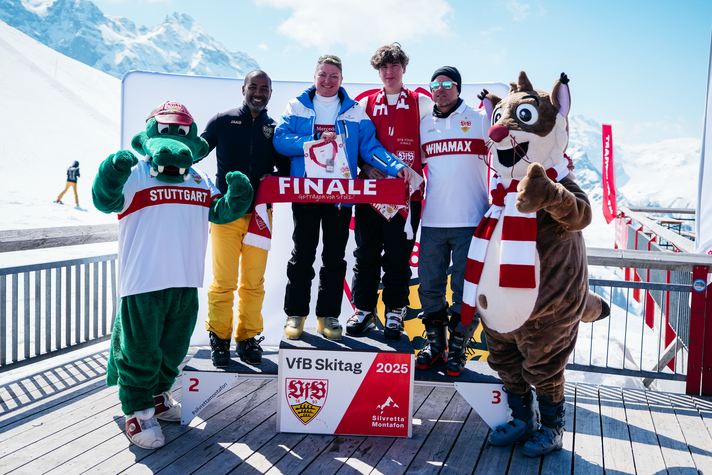 Die Gewinner:innen beim VfB Skitag in der Silvretta Montafon auf dem Podest | © VfB Stuttgart - Silvretta Montafon