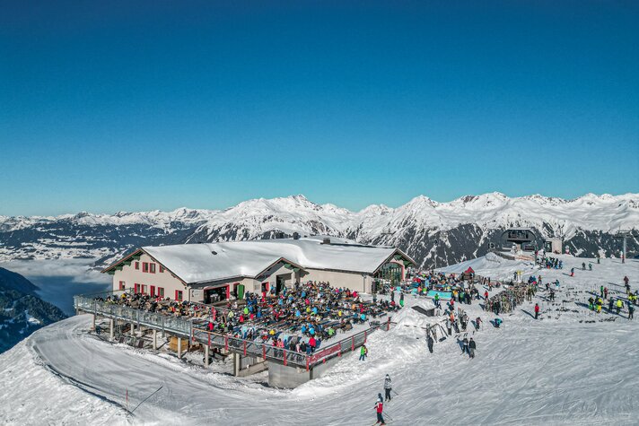 Die Bella Nova mitten im Skigebiet an der Valisera Bahn Bergstation in der Silvretta Montafon. | © Silvretta Montafon - Vanessa Strauch