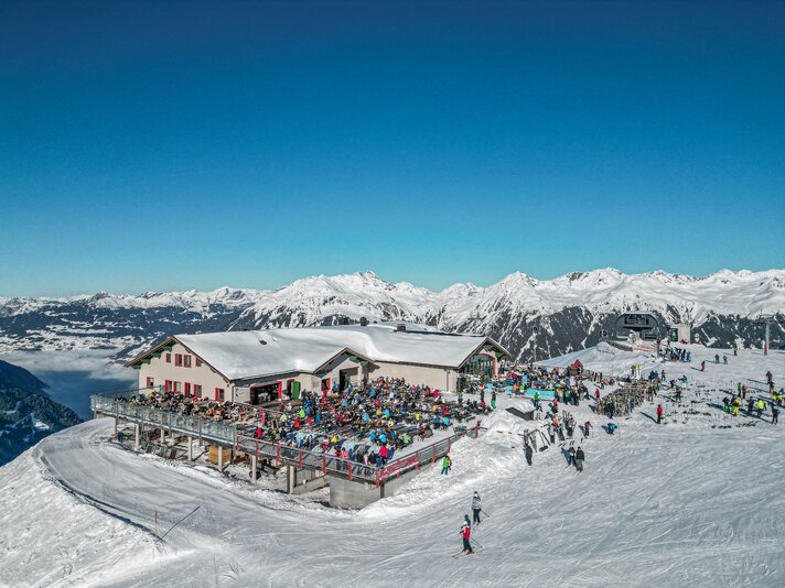 Die Bella Nova mitten im Skigebiet an der Valisera Bahn Bergstation in der Silvretta Montafon. | © Silvretta Montafon - Vanessa Strauch