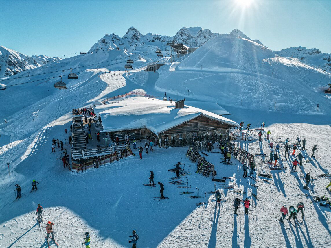 Das Valisera Hüsli von oben im Skigebiet Silvretta Montafon. | © Silvretta Montafon - Vanessa Strauch