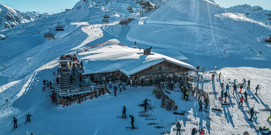 Das Valisera Hüsli von oben im Skigebiet Silvretta Montafon. | © Silvretta Montafon - Vanessa Strauch