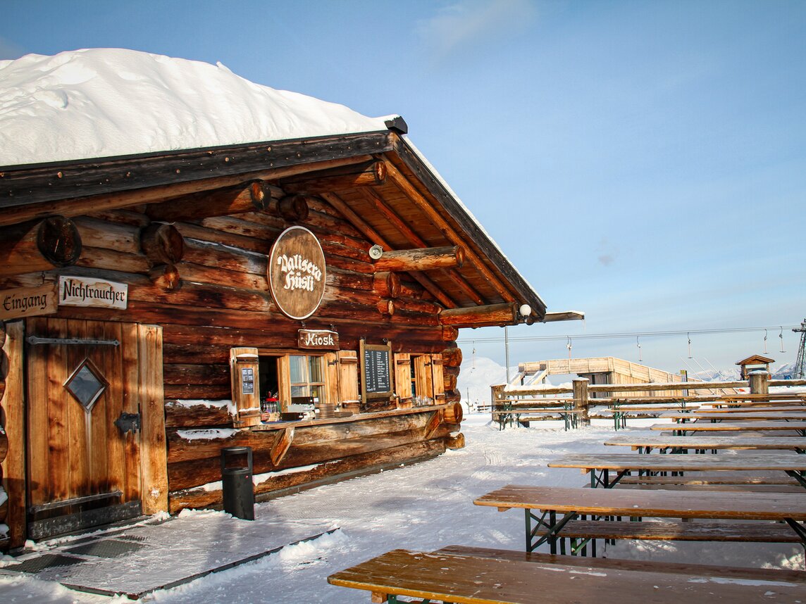 Das Valisera Hüsli mit Terrasse im Skigebit Silvretta Montafon. | © Silvretta Montafon - Jutta Detjen