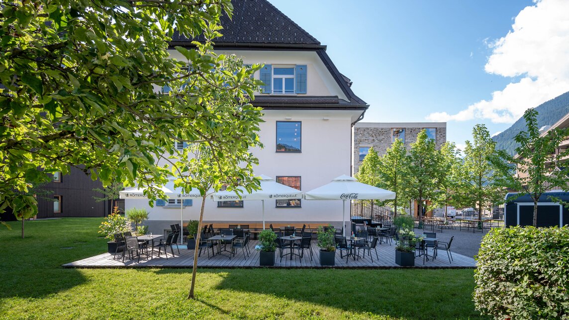 Die Josefheim Terrasse im Sommer. | © Silvretta Montafon - b.lateral