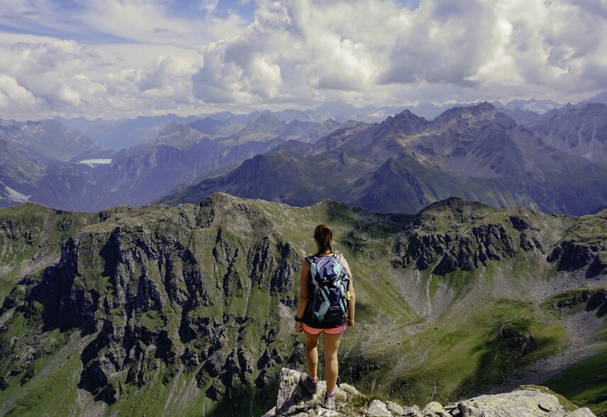 Silvretta Montafon - Bergerlebnis | © Silvretta Montafon - Lisa von Abenteuermomente Atemberaubendes Bergpanorama in der Silvretta Montafon  | © Silvretta Montafon - Lisa von Abenteuermomente
