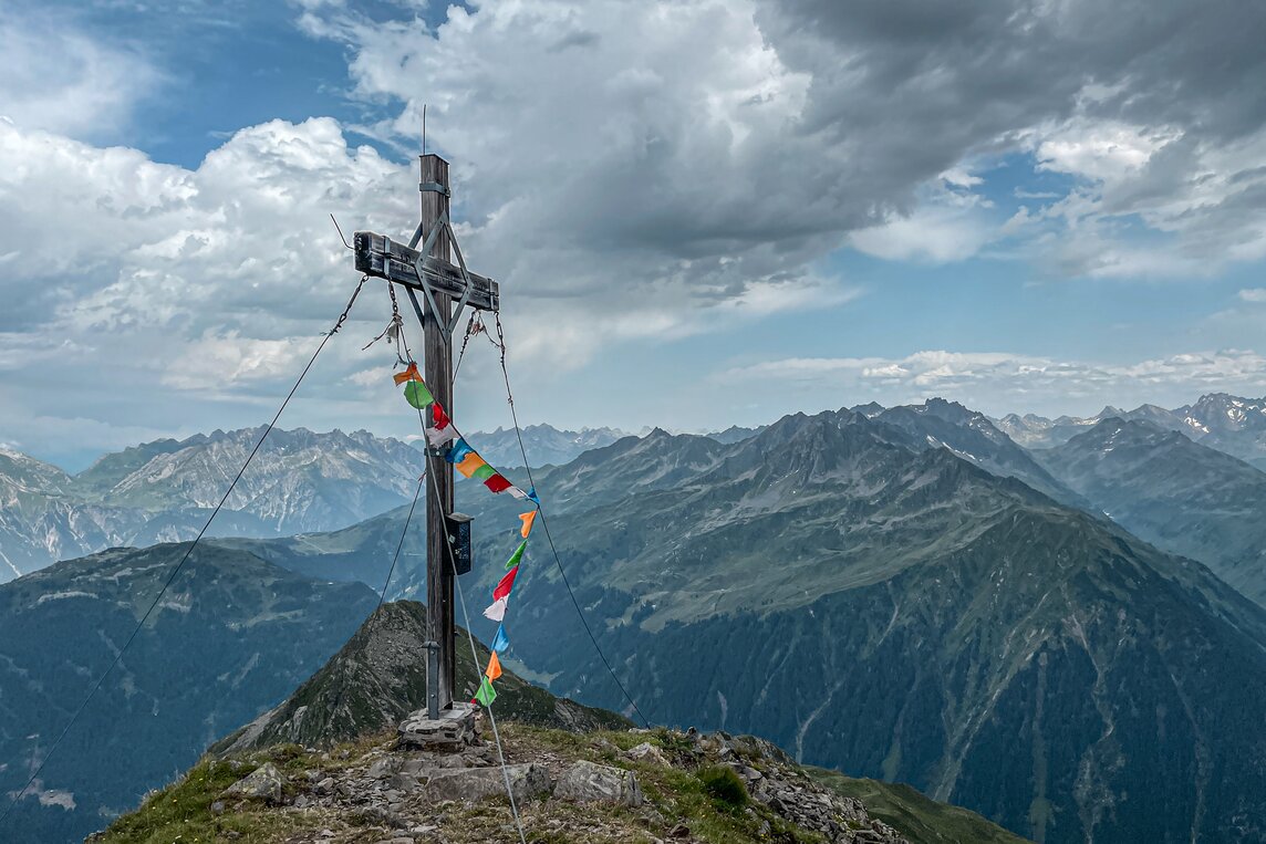 Hochjoch Gipfelkreuz in der Silvretta Montafon  | © Silvretta Montafon - Vanessa Strauch