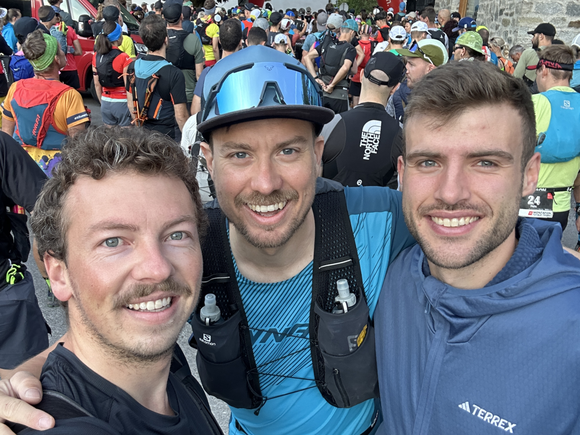 Drei Freunde beim Start vom Montafon Totale Trail in der Silvretta Montafon | © Thomas Herdieckerhoff - Silvretta Montafon