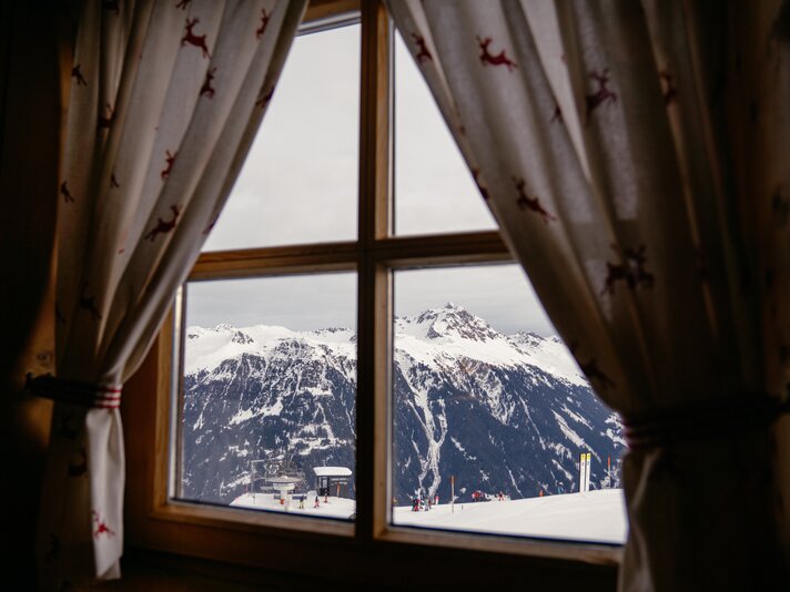 Schöner Ausblick in der Berghütte in der Silvretta Montafon | © Silvretta Montafon - Lisa von Abenteuermomente