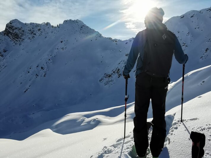 Blick in die unzähligen Hänge im tiefverschneiten Montafon. | © Matthias Boric