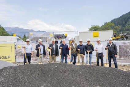 Die Zuständigen Personen für das Projekt Rätikon Eins beim Spatenstich | © Silvretta Montafon - Patrick Säly