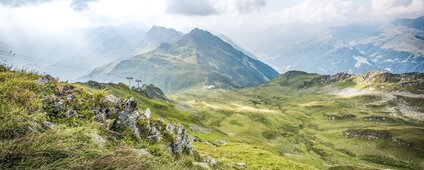 grün bewachsener Berghang in der Silvretta Montafon  | © Silvretta Montafon - Marcel Mehrling