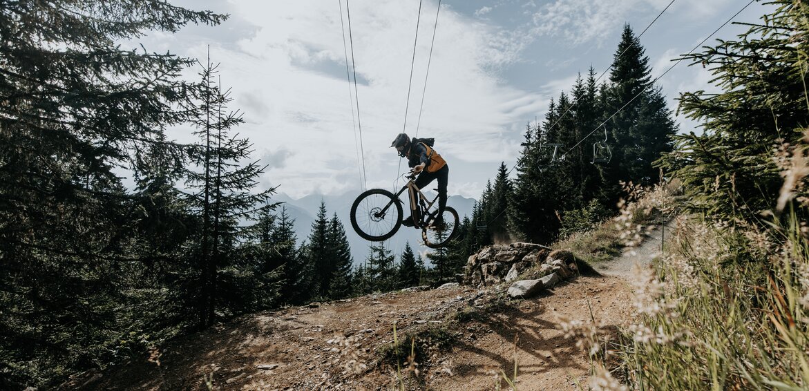 Trailpark Hochjoch - Silvretta Montafon | © Silvretta Montafon - Emil Schmid Ein Biker in Aktion am Trailpark Hochjoch in der Silvretta Montafon. | © Silvretta Montafon - Emil Schmid