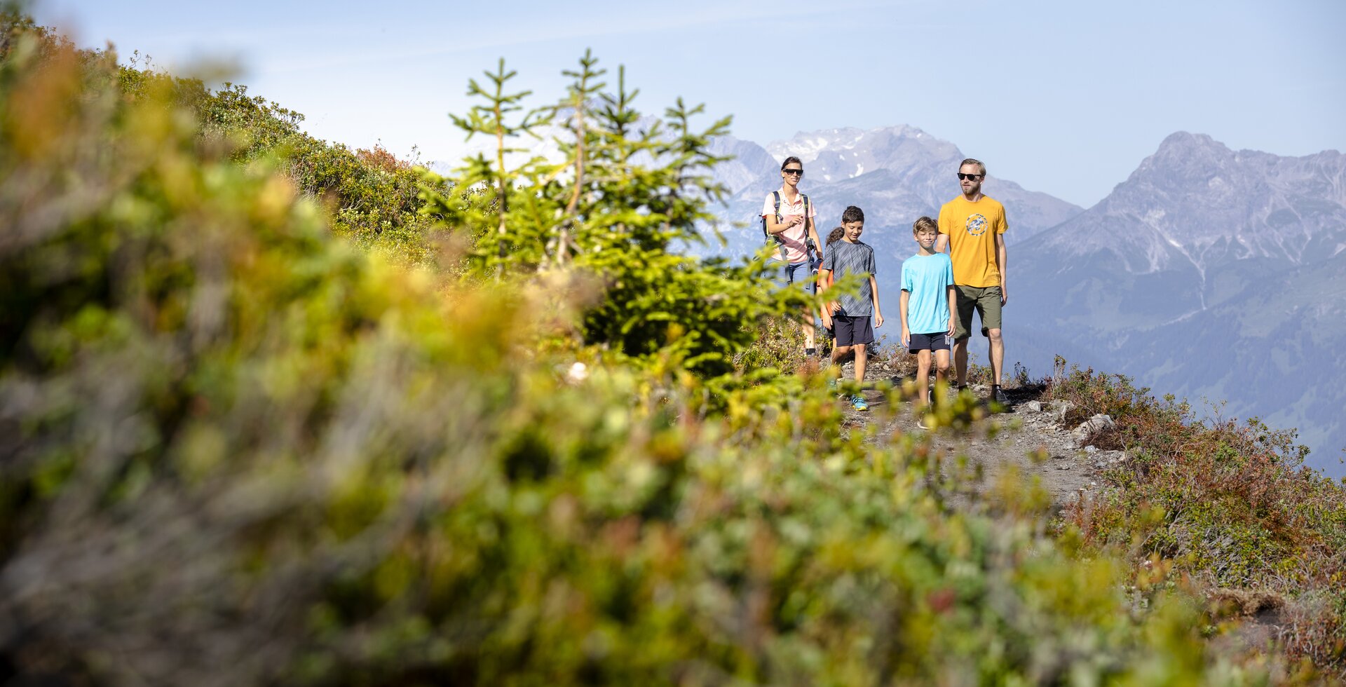 Abenteuerberg Hochjoch - Silvretta Montafon | © Stefan Kothner - Silvretta Montafon Eine Familie am Wandern in der Silvretta Montafon | © Stefan Kothner - Silvretta Montafon