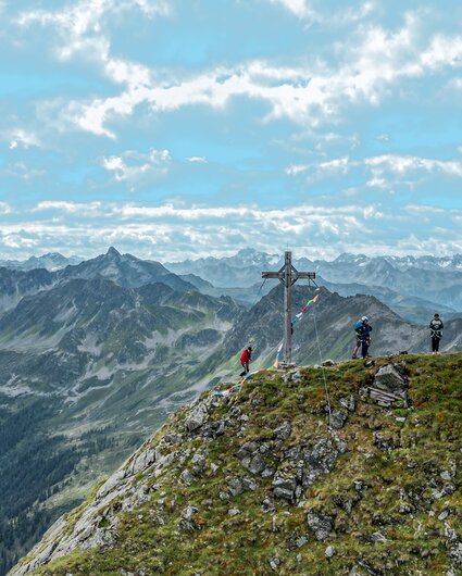 Gipfel von der Ferne am Klettersteig Hochjoch in der Silvretta Montafon. | © Silvretta Montafon - Vanessa Strauch