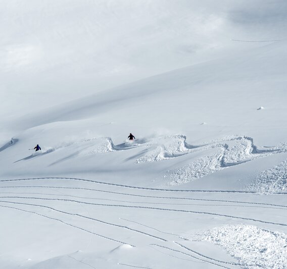Spuren im Tiefschnee in der Silvretta Montafon.  | © Silvretta Montafon - Andreas Vigl