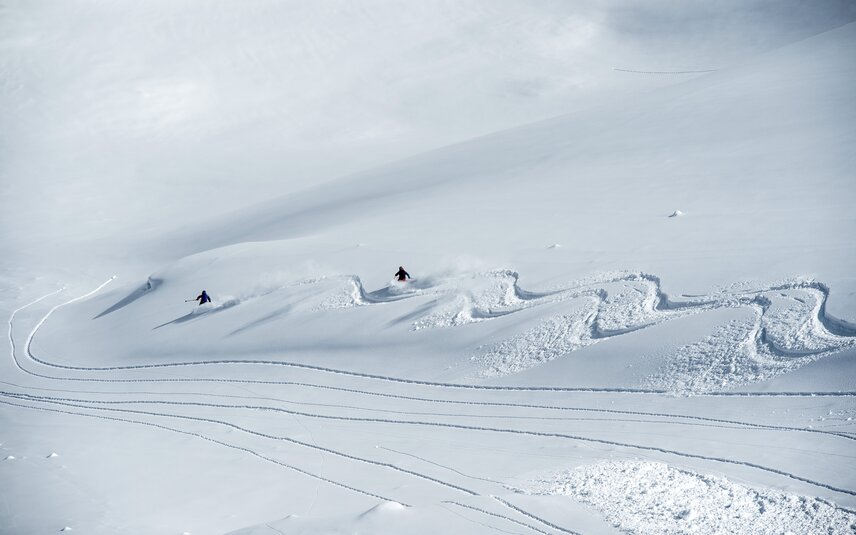Spuren im Tiefschnee in der Silvretta Montafon.  | © Silvretta Montafon - Andreas Vigl