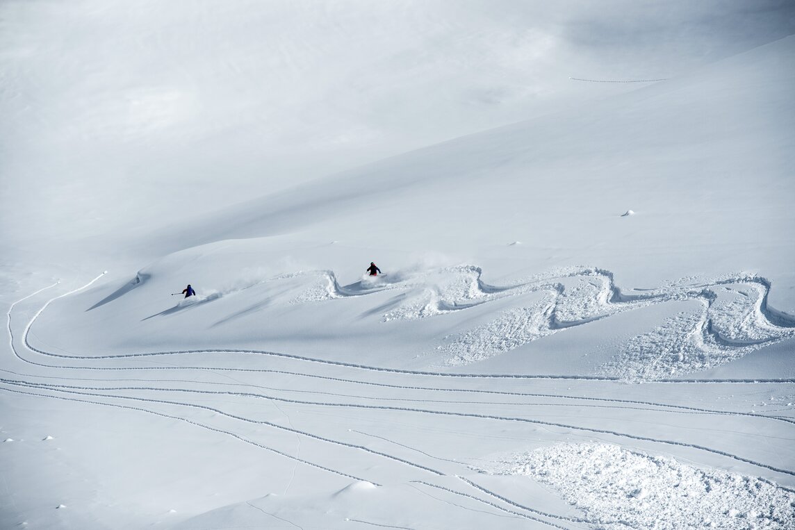 Spuren im Tiefschnee in der Silvretta Montafon.  | © Silvretta Montafon - Andreas Vigl