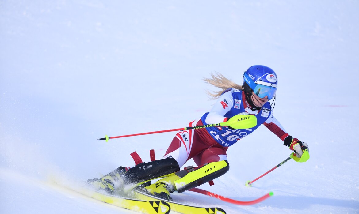 Rennsport - Silvretta Montafon | © Silvretta Montafon - Tirolfoto Spiess Eine Skirennläuferin beim Slalom fahren in der Silvretta Montafon | © Silvretta Montafon - Tirolfoto Spiess