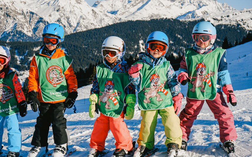 Viele Kinder beim Skikurs im Kinderland in der Silvretta  Montafon. | © Silvretta Montafon - Vanessa Strauch