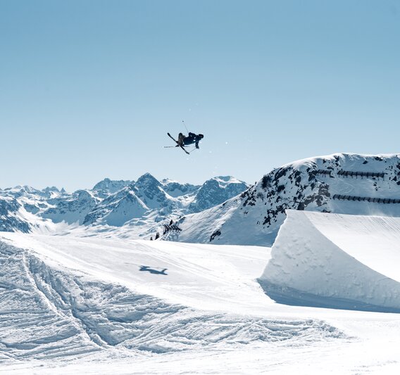Freerider im Snowpark in der Silvretta Montafon | © Linus Zettler_Zettler Motions - Silvretta Montafon